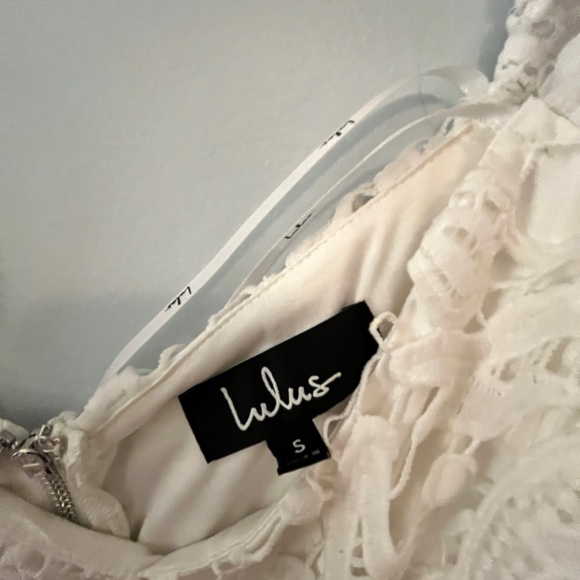 Stunning lace dress could be used for anything bridal related or any event. - Picture 6 of 6